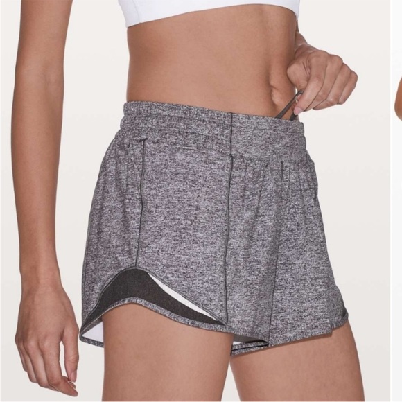 🍋 Lululemon Hotty Hot Shorts 🍋 High Waisted. - Picture 2 of 8